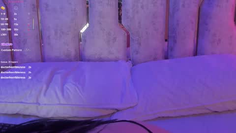 violet_sm online show from October 18, 2025, 3:53 am