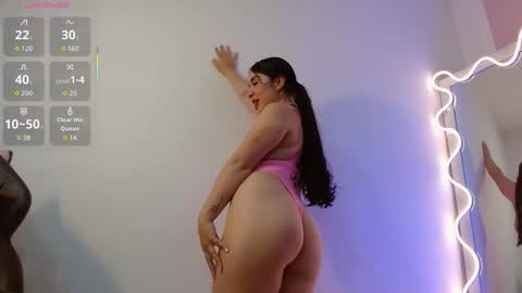violet_tay1 online show from September 15, 2025, 4:18 pm