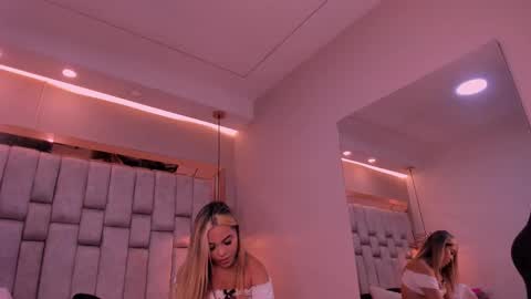 Violeta  online show from November 19, 2025, 11:21 am