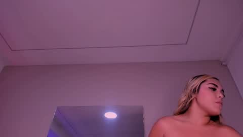 Violeta  online show from November 28, 2025, 10:51 am