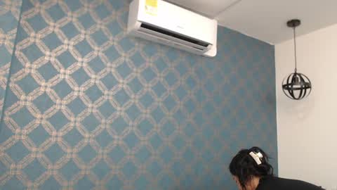 Snapshot of violeta_cute18 chatting on December 16, 2024, 1:21 am Violeta online show from December 16, 2024, 1:21 am