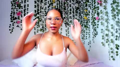 Violeta online show from February 13, 2025, 5:44 pm