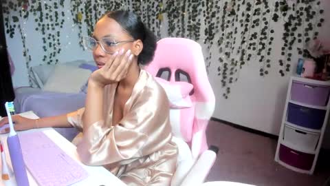 Violeta online show from September 19, 2025, 3:13 pm