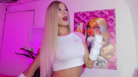 Snapshot of violeta_prince chatting on October 18, 2025, 11:00 am Violeta Princess Please help me with your thumbs up its important online show from October 18, 2025, 11:00 am