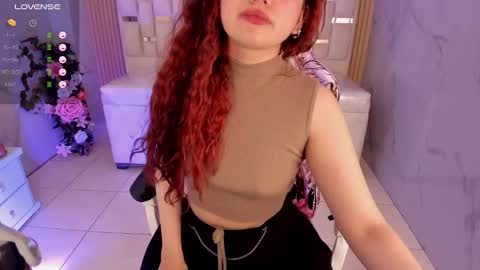 Snapshot of violeta_sub chatting on February 17, 2025, 4:04 pm IG violeta sub online show from February 17, 2025, 4:04 pm