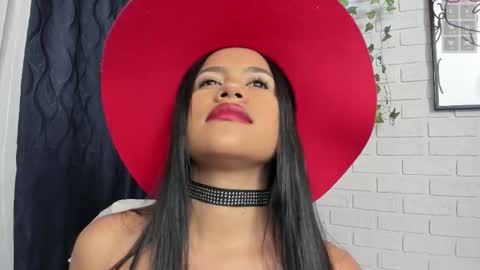 Snapshot of violetaqueen_ chatting on September 20, 2025, 2:12 am Violeta online show from September 20, 2025, 2:12 am