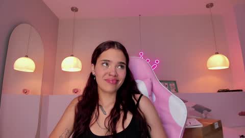 Violeth Hill online show from January 22, 2025, 8:28 pm