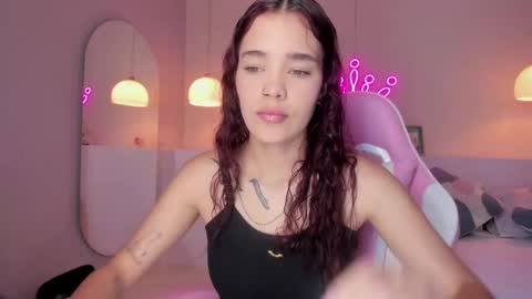 Violeth Hill online show from February 9, 2025, 8:56 pm