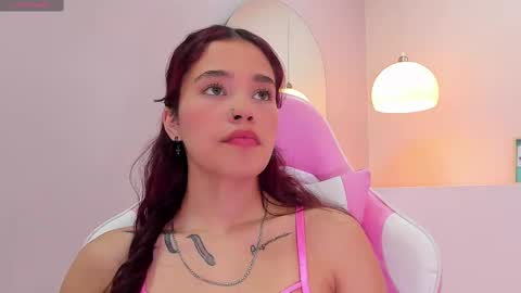 Violeth Hill online show from February 18, 2025, 4:37 am