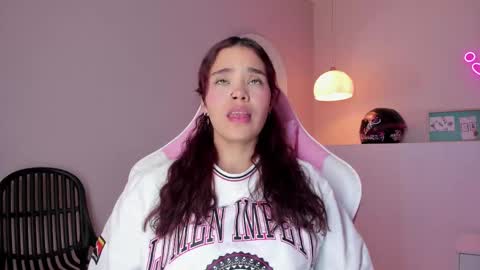 Violeth Hill online show from February 26, 2025, 5:09 am