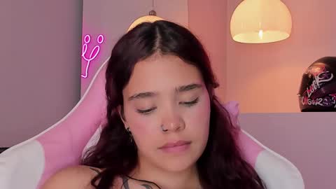 Violeth Hill online show from February 26, 2025, 8:15 am