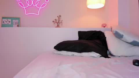 Violeth Hill online show from February 27, 2025, 12:10 am