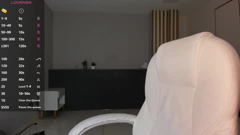 Violeth Hill online show from March 6, 2025, 5:43 pm