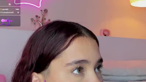 Violeth Hill online show from March 11, 2025, 11:15 pm