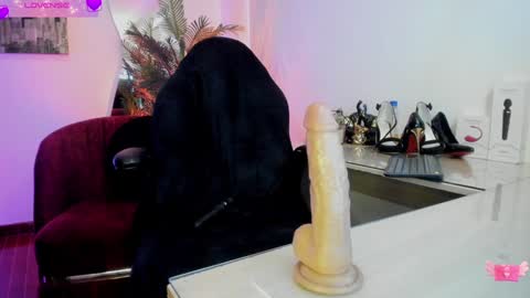 violetparkker online show from January 27, 2025, 5:48 pm