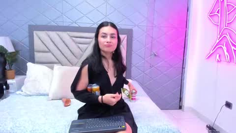 Violet Rousse online show from March 9, 2025, 11:25 pm