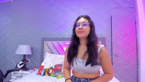 Violet Rousse online show from December 4, 2025, 4:59 pm