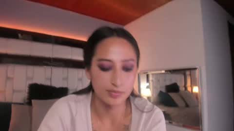 Snapshot of violetskinny chatting on January 31, 2025, 10:10 pm violetskinny online show from January 31, 2025, 10:10 pm