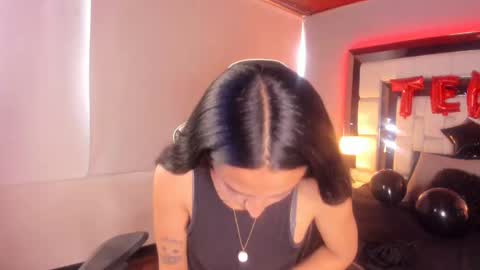 Snapshot of violetskinny chatting on February 18, 2025, 6:58 pm violetskinny online show from February 18, 2025, 6:58 pm
