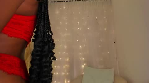 Snapshot of violett23_ chatting on November 22, 2025, 3:38 am violett23_ online show from November 22, 2025, 3:38 am