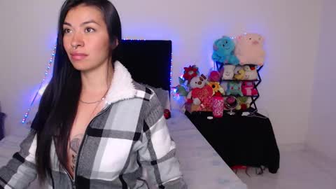 Snapshot of violett_flowers chatting on February 7, 2025, 5:10 am violeta online show from February 7, 2025, 5:10 am