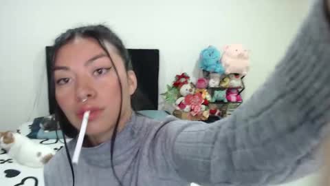 Snapshot of violett_flowers chatting on February 12, 2025, 7:45 pm violeta online show from February 12, 2025, 7:45 pm