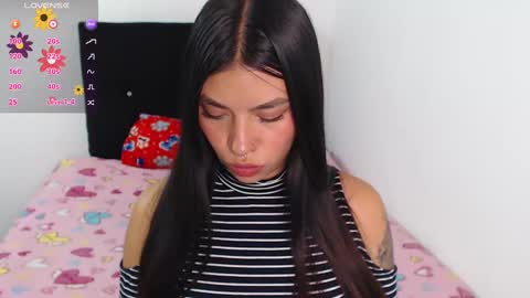 Snapshot of violett_flowers chatting on September 12, 2025, 4:12 am violeta online show from September 12, 2025, 4:12 am