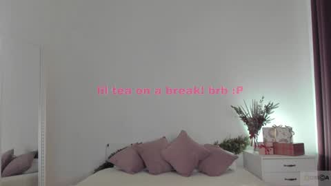 violetta_finch online show from December 19, 2024, 11:50 am