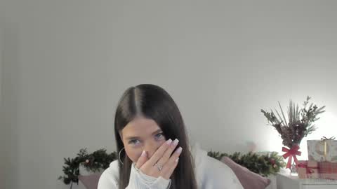 violetta_finch online show from December 22, 2024, 8:27 am