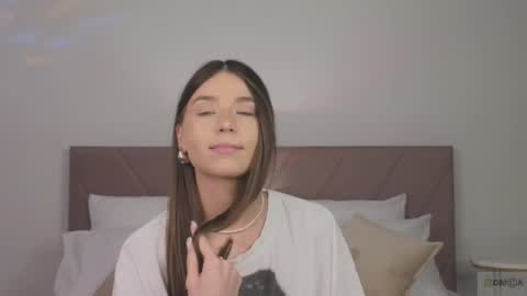 violetta_finch online show from March 5, 2025, 3:51 pm