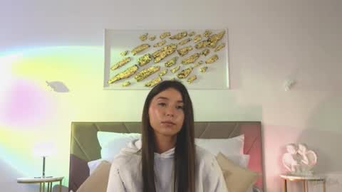 Snapshot of violetta_finch chatting on November 21, 2025, 10:25 am violetta_finch online show from November 21, 2025, 10:25 am