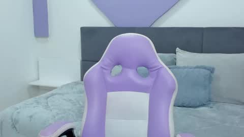 Snapshot of violetta_skinny chatting on September 15, 2025, 10:04 am violetta online show from September 15, 2025, 10:04 am