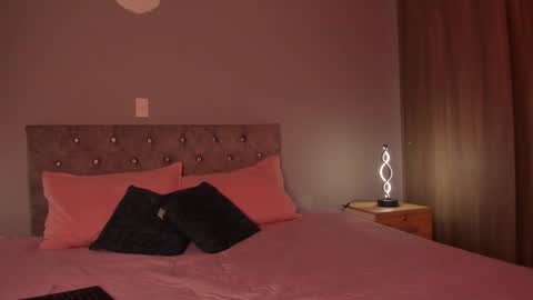 Snapshot of violetta_swift_ chatting on December 23, 2024, 7:49 am violetta independent model online show from December 23, 2024, 7:49 am