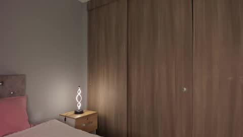 Snapshot of violetta_swift_ chatting on February 12, 2025, 7:02 am violetta independent model online show from February 12, 2025, 7:02 am