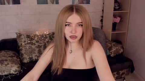 Snapshot of violettaotis chatting on December 28, 2024, 11:41 am ViolettaOtis online show from December 28, 2024, 11:41 am