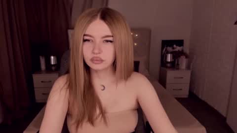 Snapshot of violettaotis chatting on January 23, 2025, 11:37 am ViolettaOtis online show from January 23, 2025, 11:37 am