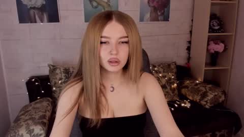 Snapshot of violettaotis chatting on January 26, 2025, 11:28 am ViolettaOtis online show from January 26, 2025, 11:28 am