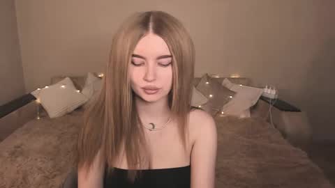 Snapshot of violettaotis chatting on February 2, 2025, 11:30 am ViolettaOtis online show from February 2, 2025, 11:30 am