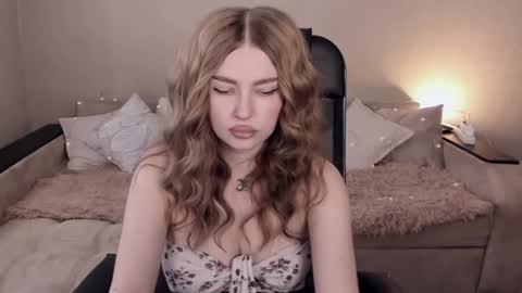 Snapshot of violettaotis chatting on February 10, 2025, 11:25 am ViolettaOtis online show from February 10, 2025, 11:25 am