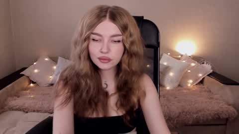 Snapshot of violettaotis chatting on February 12, 2025, 11:29 am ViolettaOtis online show from February 12, 2025, 11:29 am