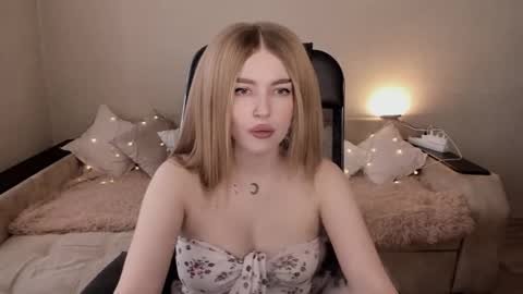 Snapshot of violettaotis chatting on February 17, 2025, 11:34 am ViolettaOtis online show from February 17, 2025, 11:34 am