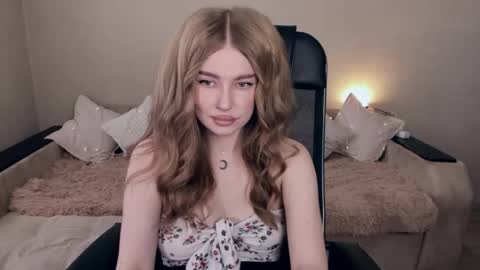 Snapshot of violettaotis chatting on March 4, 2025, 11:19 am ViolettaOtis online show from March 4, 2025, 11:19 am