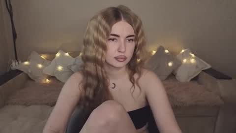 Snapshot of violettaotis chatting on September 30, 2025, 1:49 pm ViolettaOtis online show from September 30, 2025, 1:49 pm