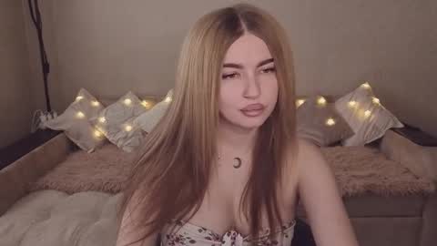 Snapshot of violettaotis chatting on October 4, 2025, 12:47 pm ViolettaOtis online show from October 4, 2025, 12:47 pm