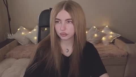 Snapshot of violettaotis chatting on October 13, 2025, 11:54 am ViolettaOtis online show from October 13, 2025, 11:54 am