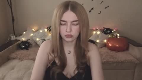 Snapshot of violettaotis chatting on October 27, 2025, 9:57 am ViolettaOtis online show from October 27, 2025, 9:57 am