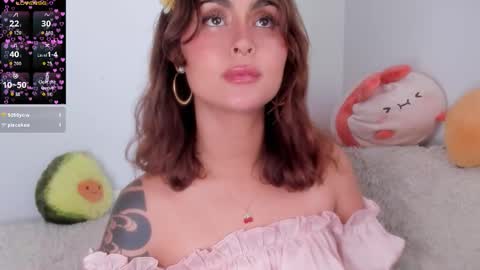 Violette  online show from October 7, 2025, 5:54 pm