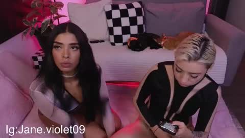 Violet online show from October 31, 2025, 1:39 am