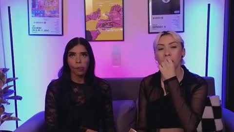 Violet online show from November 17, 2025, 1:33 am