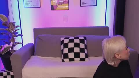 Violet online show from November 26, 2025, 12:00 am